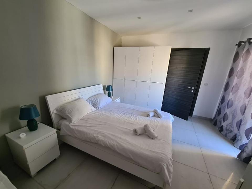 St Julians Central 2 Bedroom Apartment Saint Julian's Exterior foto