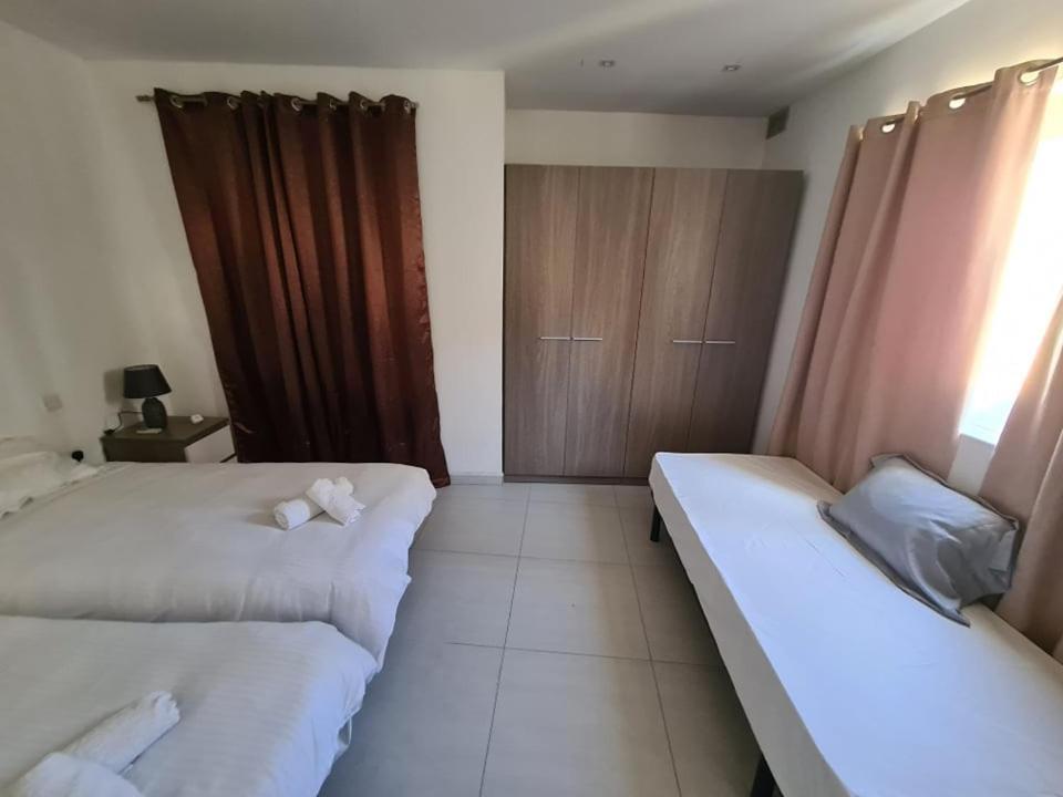 St Julians Central 2 Bedroom Apartment Saint Julian's Exterior foto