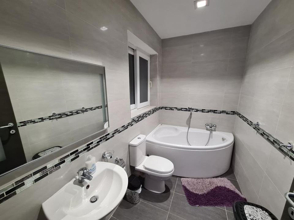 St Julians Central 2 Bedroom Apartment Saint Julian's Exterior foto